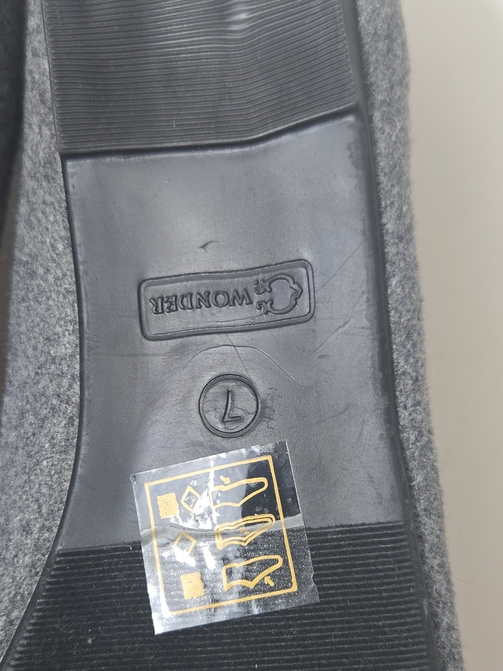 Women’s Gray Felt Slip-On Flats with Gold Embroidery - Unbranded - Picture 5 of 5